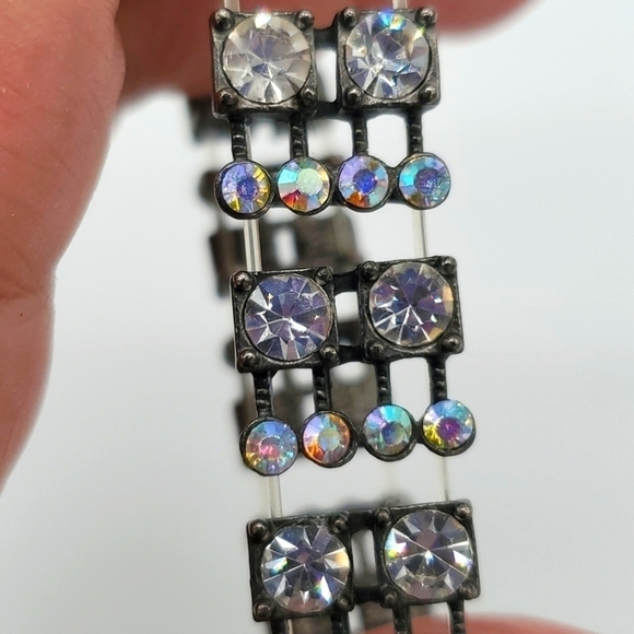 Crystal Multi-Color Stretchy Bracelet - Picture 5 of 11